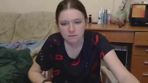 jessicaholland1 online show from May 19, 2026, 7:09 pm