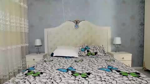 single mommy online show from October 19, 2025, 6:52 pm