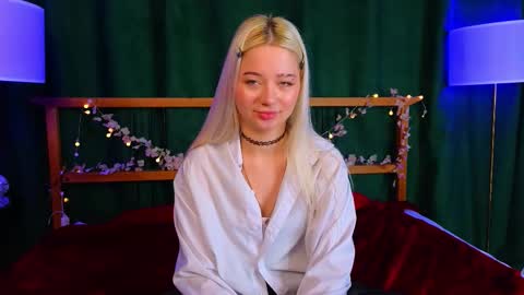 Snapshot of jessie__dean chatting on November 26, 2025, 12:17 pm Danielle online show from November 26, 2025, 12:17 pm