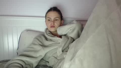 jessieryan online show from November 3, 2025, 4:14 am