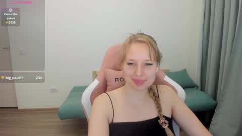 Snapshot of jessy_comely chatting on December 2, 2024, 9:06 pm Jessy online show from December 2, 2024, 9:06 pm