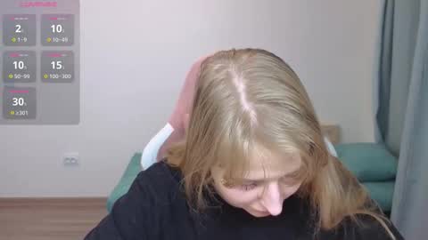 Snapshot of jessy_comely chatting on October 29, 2025, 12:29 pm Jessy online show from October 29, 2025, 12:29 pm