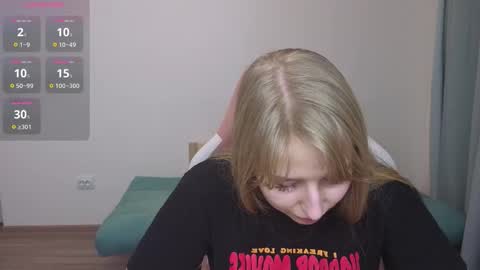 Snapshot of jessy_comely chatting on November 14, 2025, 1:21 pm Jessy online show from November 14, 2025, 1:21 pm