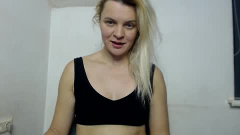 jessyangels online show from December 14, 2025, 9:08 pm