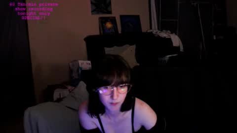jessystrings online show from June 11, 2026, 7:39 am
