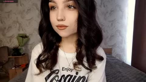 I am Gina ntmu Lets hit 10 Thumbs Up together online show from April 22, 2026, 6:49 am