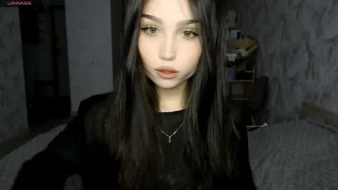 Snapshot of jettanicolay chatting on May 21, 2026, 4:41 am I am Gina ntmu Lets hit 10 Thumbs Up together online show from May 21, 2026, 4:41 am