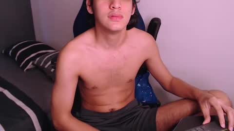 Snapshot of jey_foxx chatting on October 24, 2025, 7:21 pm jey_foxx online show from October 24, 2025, 7:21 pm