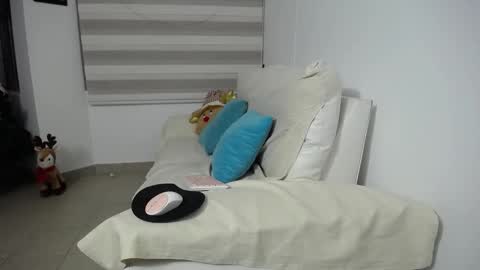 Snapshot of jezabel_purple chatting on November 28, 2025, 10:51 am Camila online show from November 28, 2025, 10:51 am