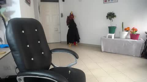 Snapshot of jezabel_purple chatting on January 13, 2026, 6:35 pm Camila online show from January 13, 2026, 6:35 pm