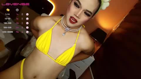 JHENA online show from November 10, 2025, 7:35 pm