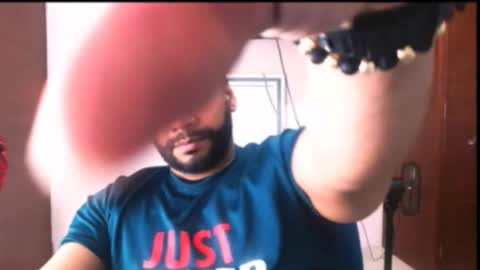 En moreno online show from December 23, 2025, 6:55 am