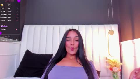 Jhoana  online show from October 6, 2025, 11:35 pm