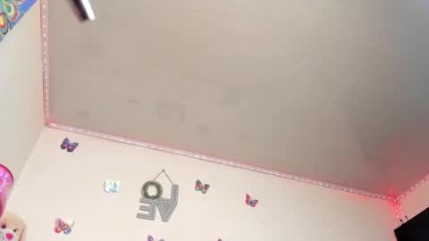 jhoanatrans22 online show from March 1, 2026, 9:33 am