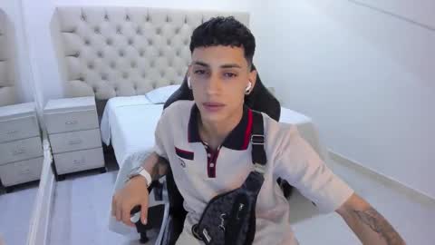 jhoanleandro online show from January 10, 2026, 4:25 am