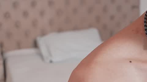 jhoanleandro online show from February 12, 2026, 5:24 am