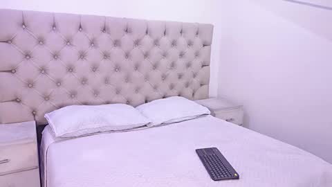 jhoanleandro online show from March 9, 2026, 5:44 am