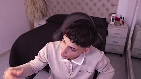 jhoanleandro online show from March 27, 2026, 5:13 am