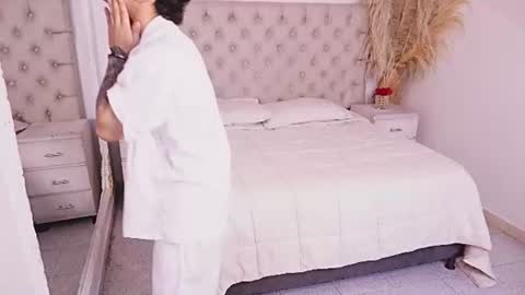 jhoanleandro online show from July 10, 2026, 4:28 am