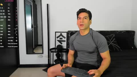 JHOAN online show from May 26, 2026, 11:45 pm