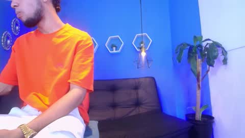 jhon_malo online show from November 28, 2025, 4:26 am