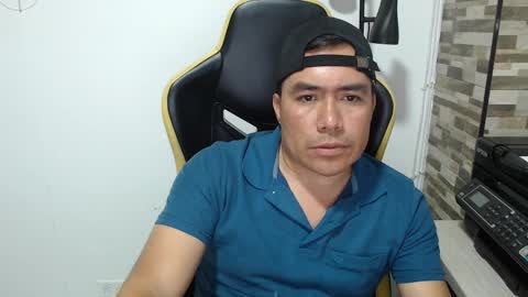 jhonatan_morales online show from October 10, 2025, 12:53 am