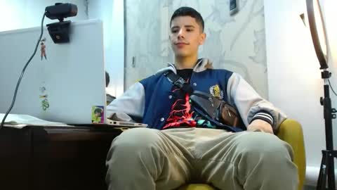 jhon online show from October 24, 2025, 10:39 pm