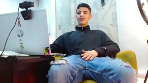 jhon online show from October 25, 2025, 1:07 pm