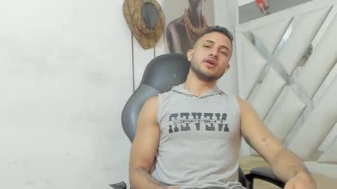 jhonny online show from February 3, 2025, 3:53 am