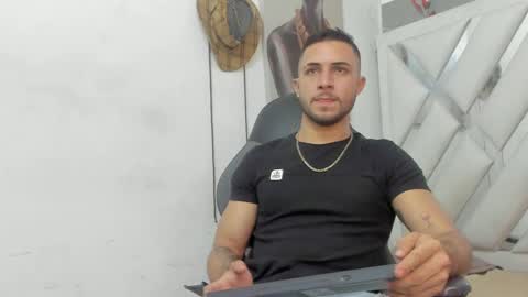 jhonny online show from February 10, 2025, 3:57 am