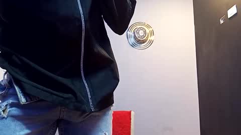 jhonny_thes28 online show from November 4, 2025, 9:08 am