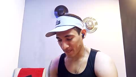 jhonny_thes28 online show from November 8, 2025, 12:44 am