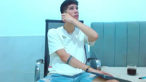 jhony_sex3 online show from February 18, 2026, 4:41 am