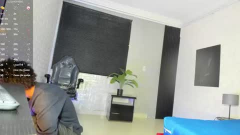 jhonymiller online show from July 19, 2026, 6:44 pm