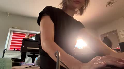 Anya online show from February 16, 2026, 2:24 pm