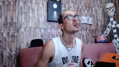 jhosuamoore2 online show from October 19, 2025, 6:52 pm