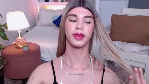 Snapshot of jhuan_cute chatting on November 16, 2025, 6:24 pm Jhuan Nhez online show from November 16, 2025, 6:24 pm