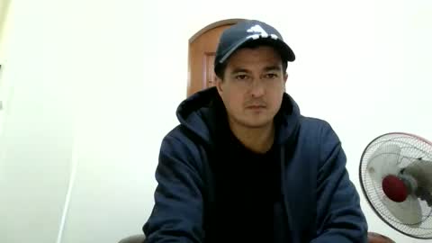 jhwozy online show from November 28, 2025, 3:47 pm