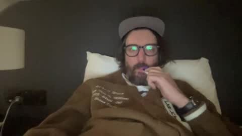 Snapshot of jimboo400 chatting on December 5, 2024, 9:17 pm jimboo400 online show from December 5, 2024, 9:17 pm