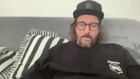 Snapshot of jimboo400 chatting on October 14, 2025, 10:05 am jimboo400 online show from October 14, 2025, 10:05 am