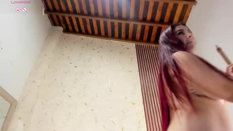 jimenawhite1 online show from March 21, 2026, 8:19 am