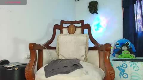 Jimm  Independent Model  online show from October 2, 2025, 12:23 pm