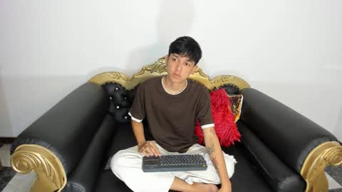 Snapshot of jisus_catt chatting on February 4, 2026, 11:53 pm Jisusth online show from February 4, 2026, 11:53 pm