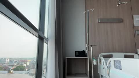 Jiwon online show from February 17, 2025, 9:13 am