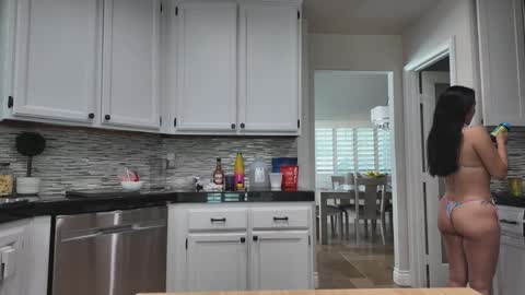 Jiwon online show from October 18, 2025, 7:03 pm