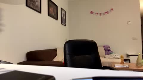 Snapshot of jjd8 chatting on November 15, 2025, 9:54 pm jjd8 online show from November 15, 2025, 9:54 pm