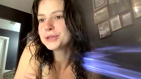 Snapshot of jlynn1997 chatting on June 9, 2026, 1:01 pm jlynn1997 online show from June 9, 2026, 1:01 pm