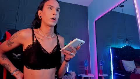 Joa Isaza     online show from February 22, 2025, 7:01 am