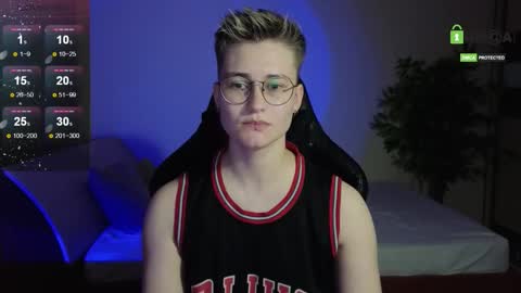 Snapshot of joan_night chatting on September 12, 2025, 6:08 pm J online show from September 12, 2025, 6:08 pm