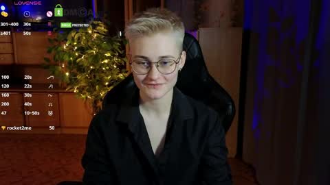 Snapshot of joan_night chatting on April 28, 2026, 7:30 pm J online show from April 28, 2026, 7:30 pm